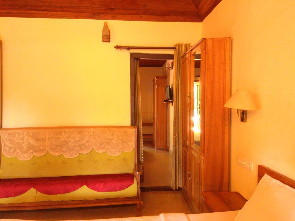 Green Court Cottage Теккади Экстерьер фото